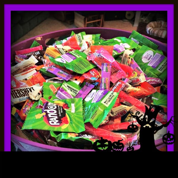 halloween-candy-tub